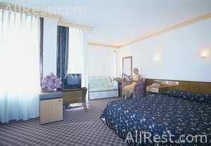 Orange Hotel 4